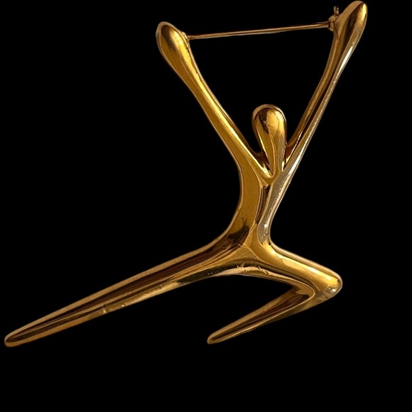 Trifari Leaping Dancing Jumping Person Figural Brooch Gold Tone Vintage Signed - Picture 2 of 6